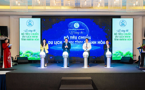 GREEN-X Handed Over the First Green Tourism Standards to Khanh Hoa